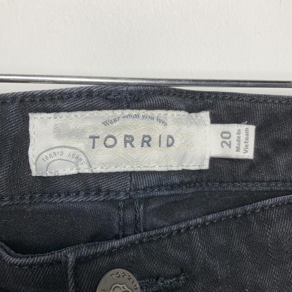 Torrid black distressed shorts size 20 - Picture 6 of 8